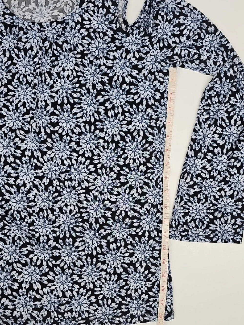 Michael Kors Black and Light Blue Floral Cold-Shoulder Tunic Size M